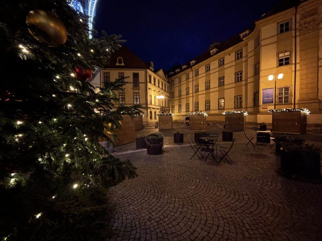 mercado navideño mariasnke namesti en praga
